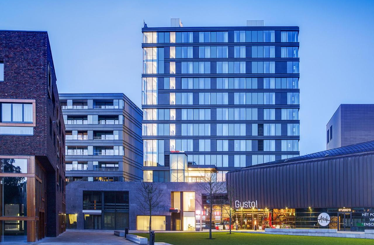 Buitenaanzicht van IntercityHotel Enschede