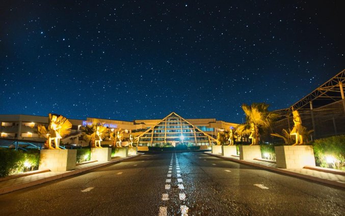 pharaoh azur resort main entrance