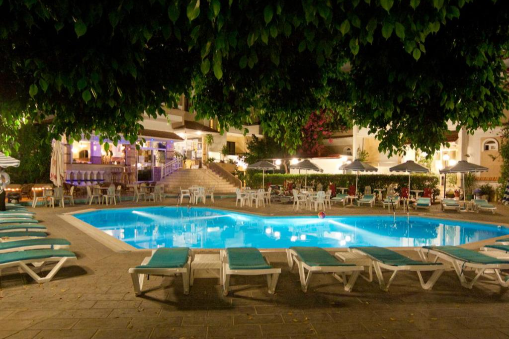 Kassandra Family Aparthotel & spa - Avond