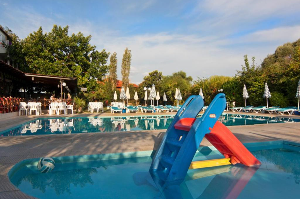 Kassandra Family Aparthotel & spa - For kids