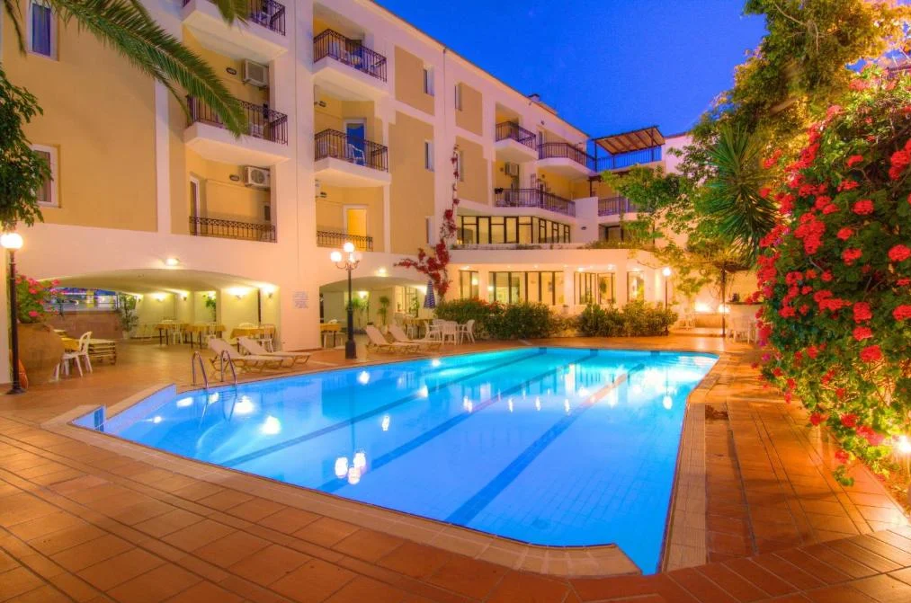 Fortezza Hotel zwembad 