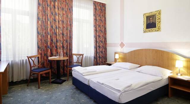 tweepersoonskamer van hotel Donauwalzer Wenen