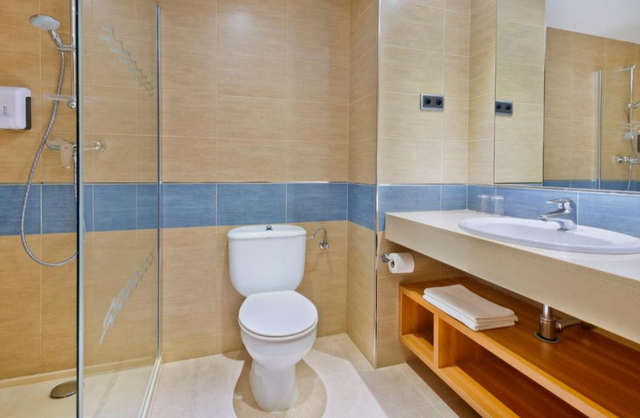 Caprici Beach Hotel & Spa