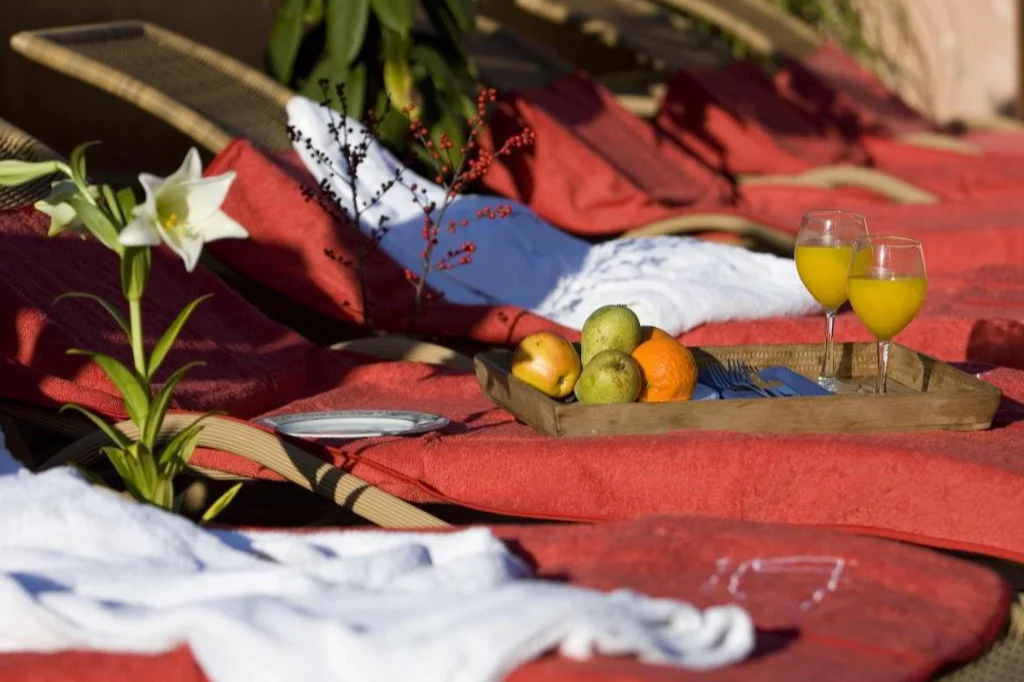 LIVVO La Quinta Roja