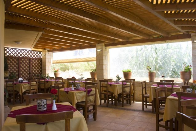 Buiten zitgedeelte van appartementen Furtura vakantie Kreta