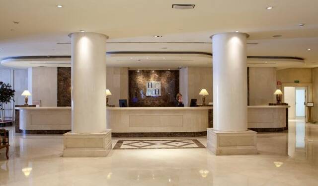 Hotel Sevilla Center