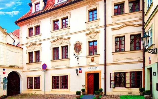 Buitenaanzicht van Hotel Waldstein