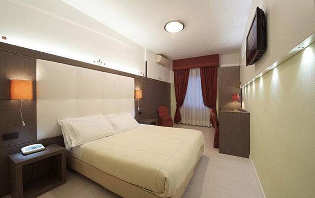 Tweepersoonskamer van Hotel Agape in Milaan