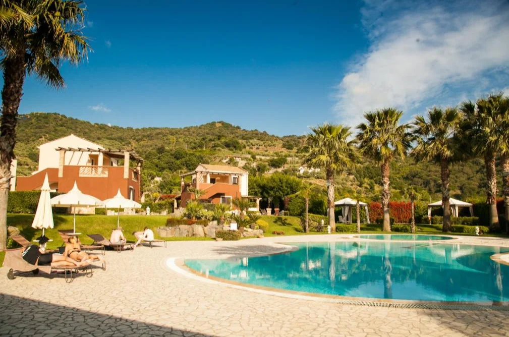 Alcantara Resort di Charme zwembad