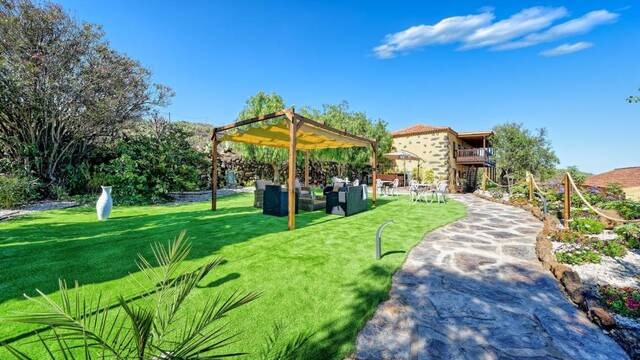 Hotel Rural La Correa del Almendro - tuin met pergola
