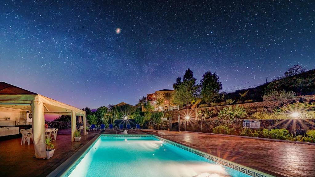 Hotel Rural La Correa del Almendro - zwembad onder de sterrenhemel