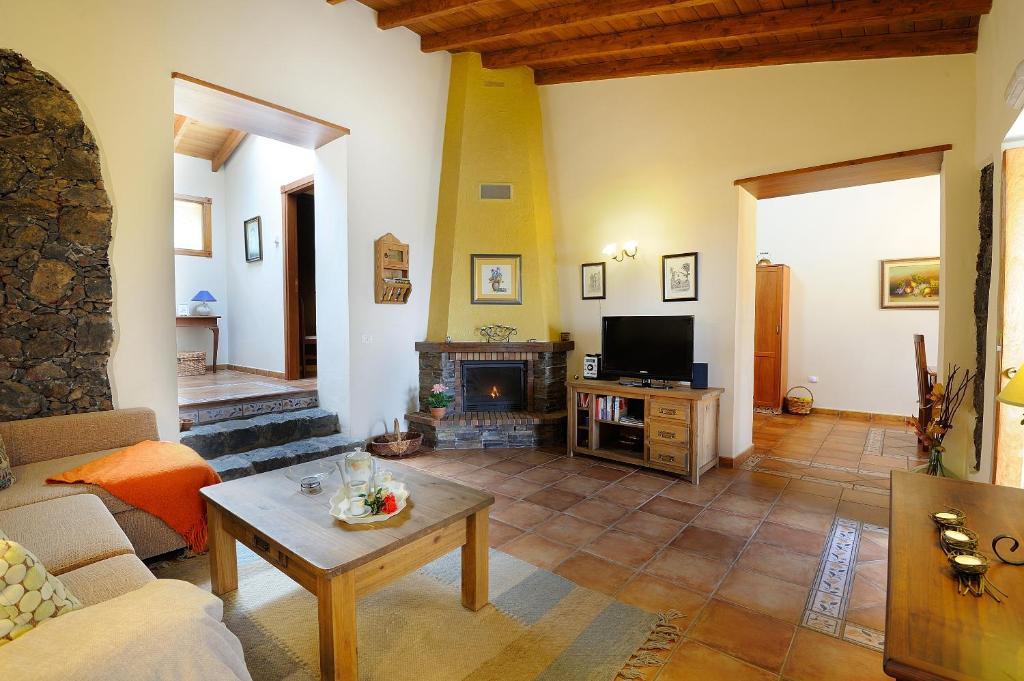 Finca La Majadera - woonkamer met tv