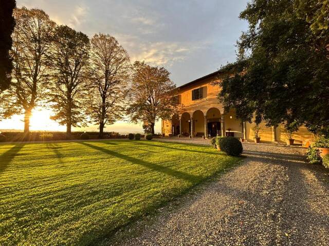 Villa Il Poggiale - de villa bij zonsondergang