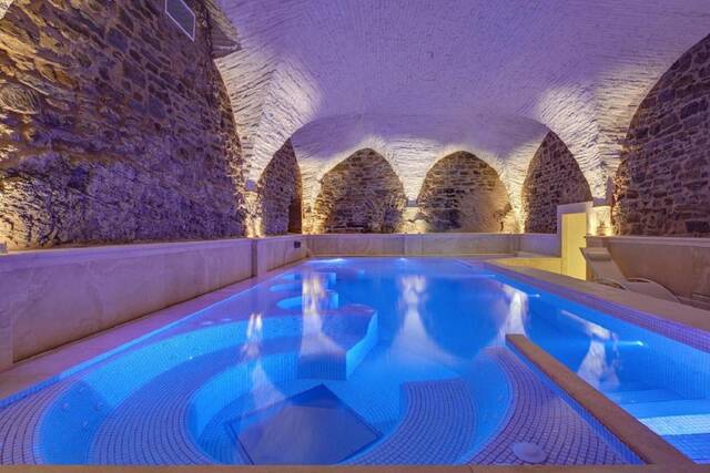 Monastero di Cortona - verwarmd binnenzwembad in de spa