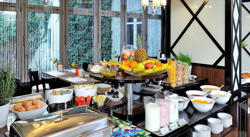 Ontbijtbuffet hotel Carlton Budapest