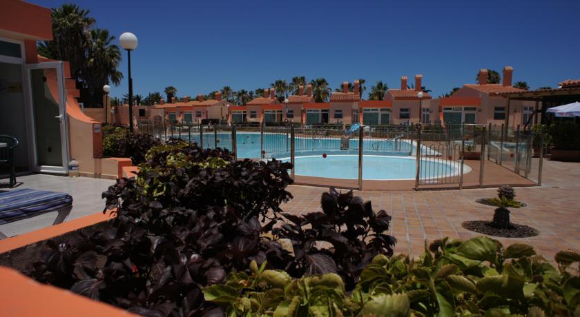 Zwembad van Bungalows Castillo Playa op Fuerteventura