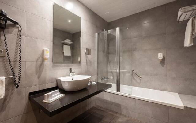Badkamer in Hotel Gran Bilbao