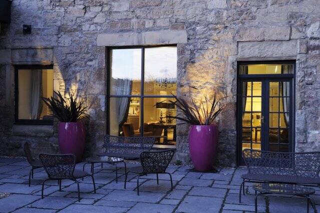 Ingang van Hotel Brooks in Edinburgh