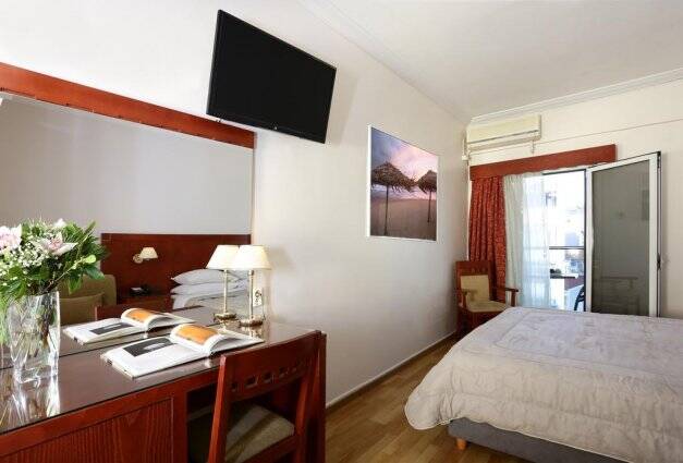 Tweepersoonskamer van Hotel Attalos in Athene