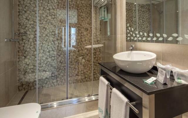 Badkamer van Hotel Suizo Barcelona