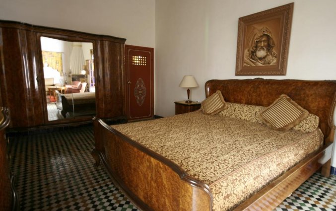 Tweepersoonskamer van Riad Dar el Ghalia in Fez