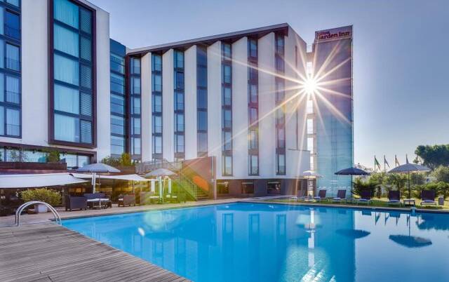 Zwembad van hotel Hilton Garden Inn Venice Mestre San Giuliano in Venetie