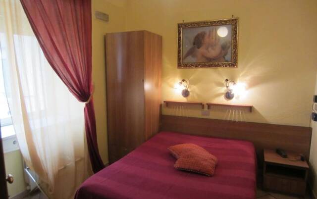 Eenpersoonskamer van Hotel Europeo Flowers Sea Napels